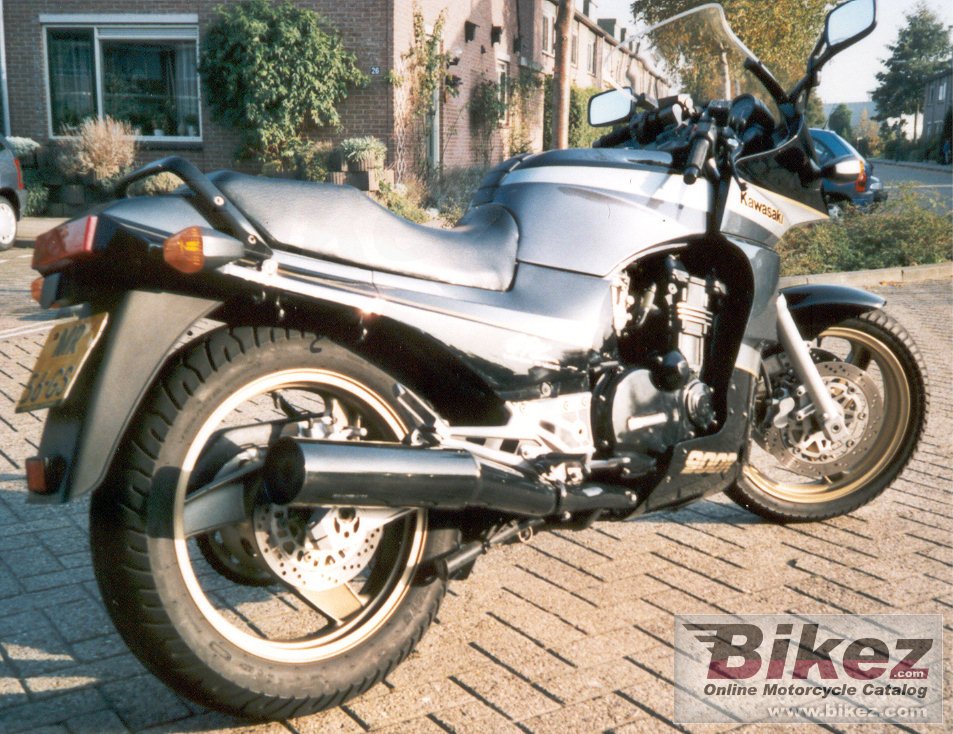 Big Arie gpz 900 r picture and wallpaper from Bikez.com